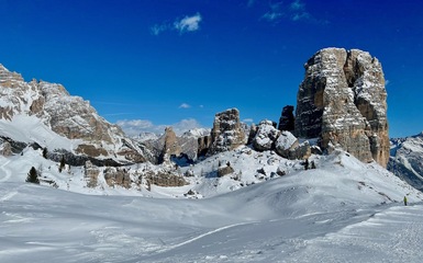 Sciando sulle dolomiti da rifugio a rifugio: Tour Sella