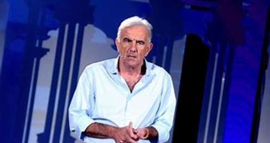 UNA CREPA NEL CREPUSCOLO UNA CREPA NEL CREPUSCOLO